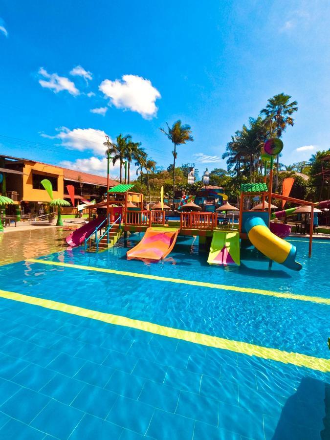 מלון סנטו דומינגו דה לוס קולורדוס Hosteria D'Carlos Aqua Park מראה חיצוני תמונה